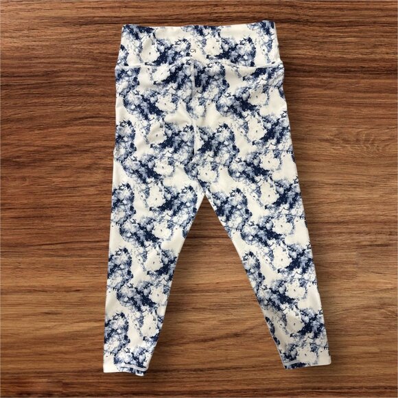 NEW GapFit Size L Womens Blue & White Tie-Dye Leggings With Blackout Technology - Picture 3 of 11